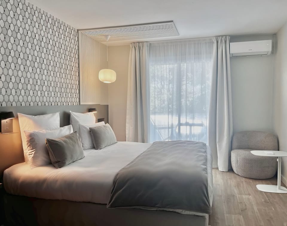 Classic Double or Twin Room | Premium bedding, minibar, in-room safe, desk
