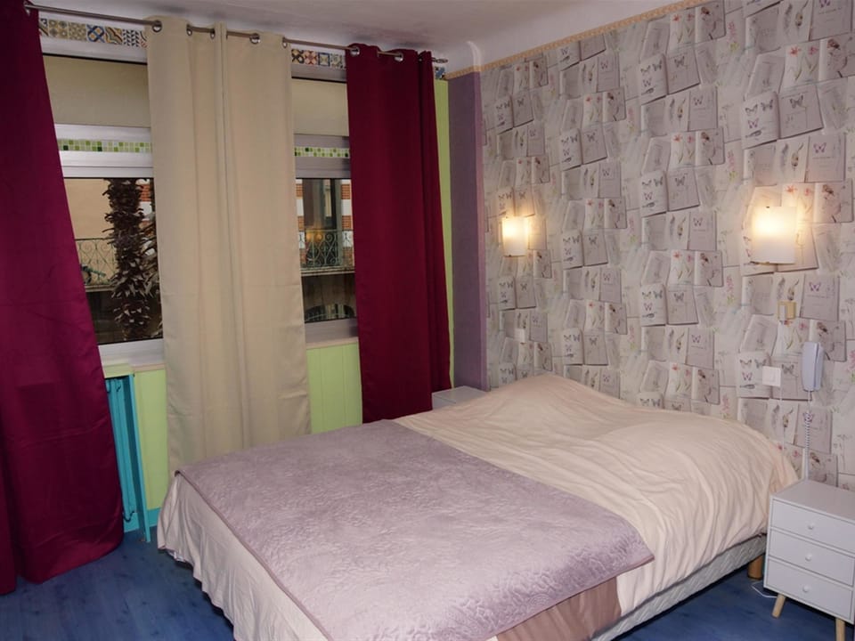 Comfort Double Room | Individually decorated, individually furnished, blackout drapes