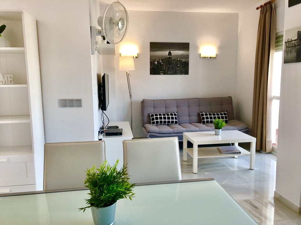 Apartamentos Turísticos Las Rosas de Capistrano Hotel in Nerja