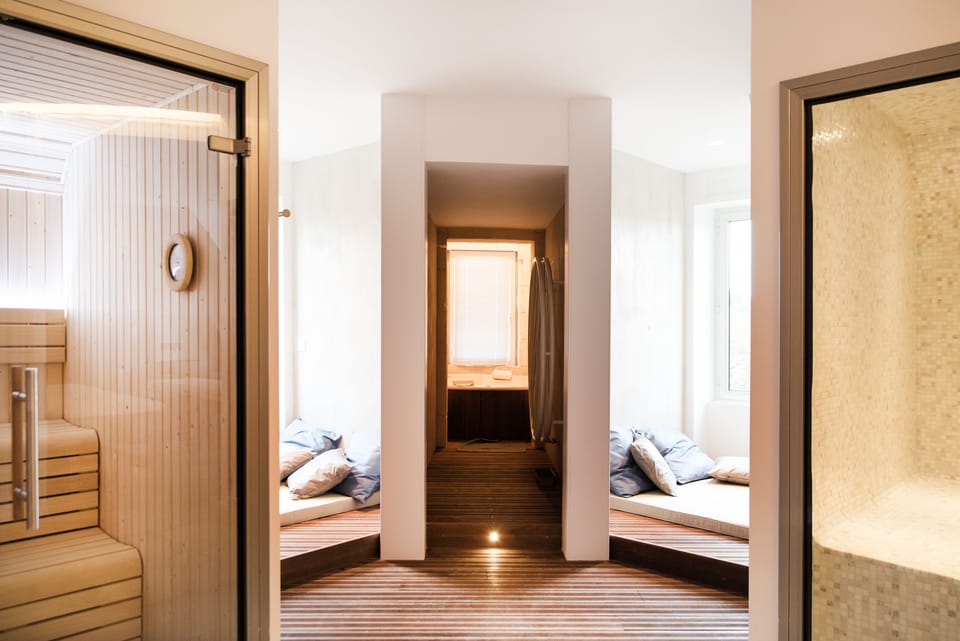 Couples treatment rooms, sauna, hot tub, steam room, Turkish bath