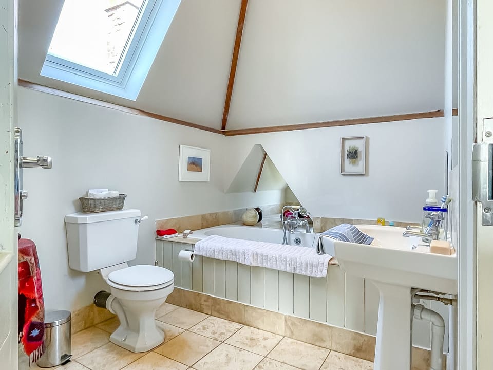 Luxury Suite, Ensuite | Bathroom | Towels