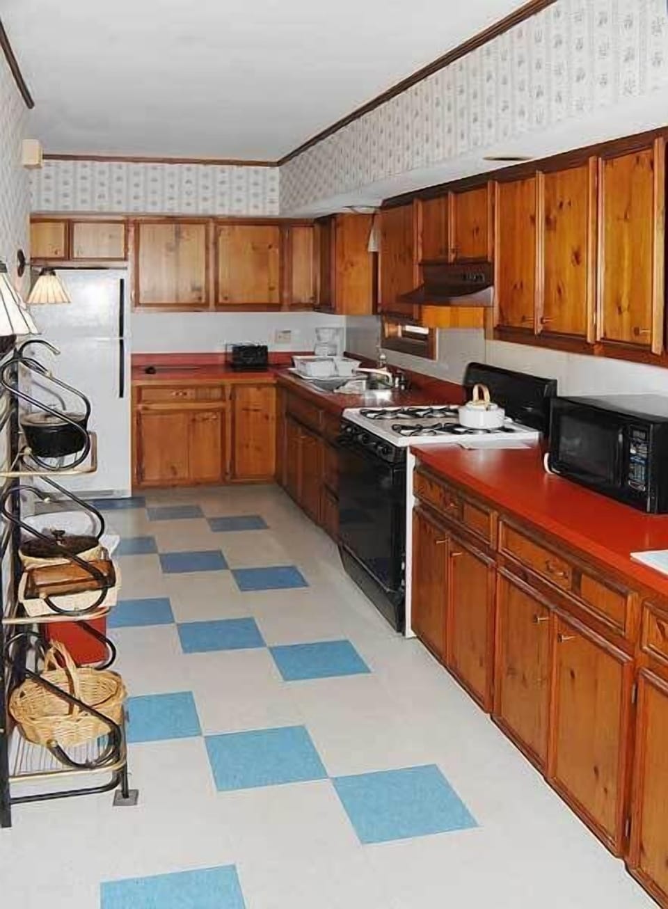 Large 2 Bedroom w/ 1 King, 1 Queen & 2 Sleep Sofas | Private kitchen | Full-size fridge, microwave, stovetop, coffee/tea maker