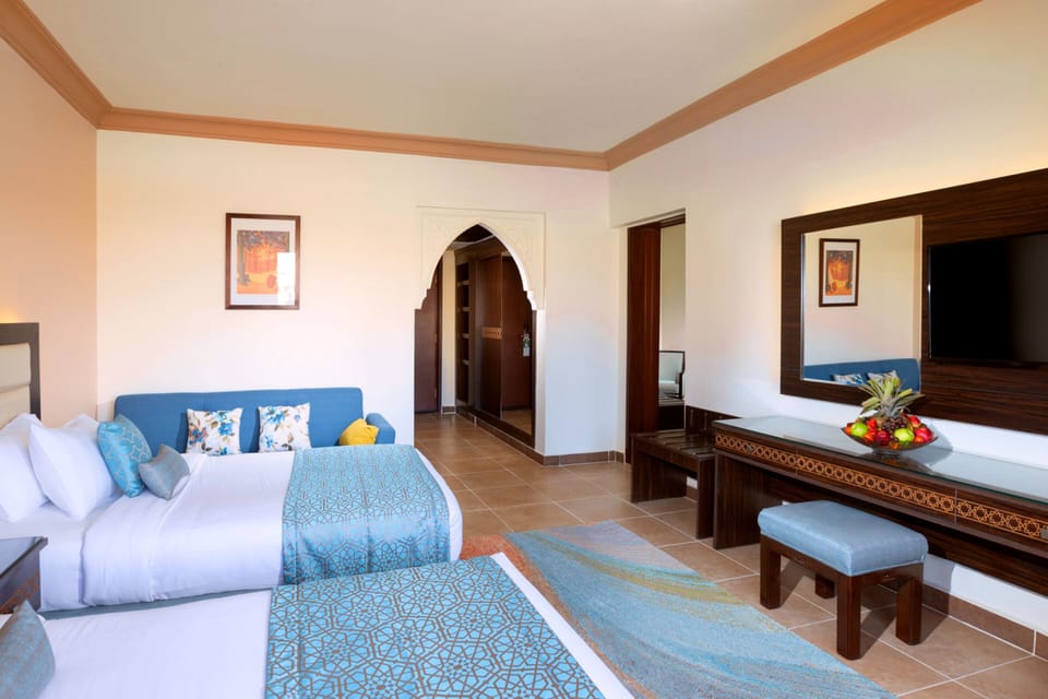 Deluxe Family Room | Egyptian cotton sheets, premium bedding, memory foam beds, minibar