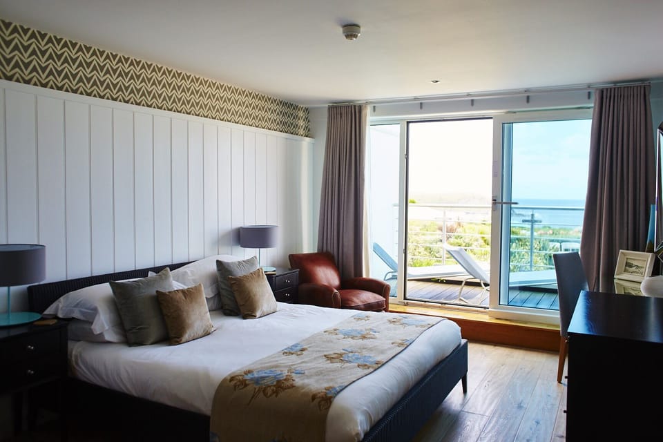 Panoramic Suite | Egyptian cotton sheets, premium bedding, down comforters, pillowtop beds