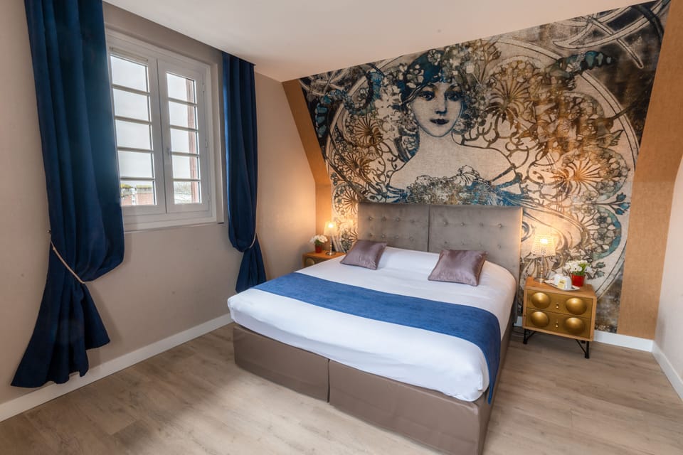 In-room safe, desk, soundproofing, free cribs/infant beds