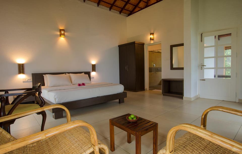 Superior Single Room, 1 King Bed, Non Smoking, Garden Area | In-room safe, desk, soundproofing, iron/ironing board