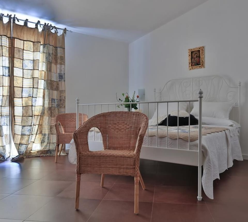 Double Room, Balcony, Sea View | Desk, free WiFi, bed sheets