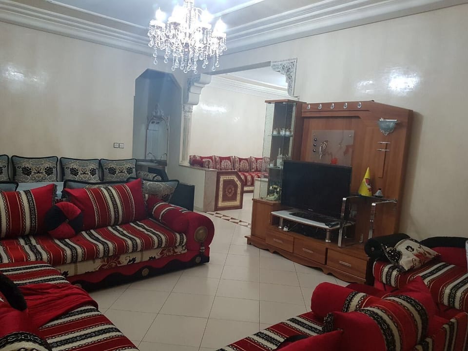 Apartment, 3 Bedrooms | Living room | TV