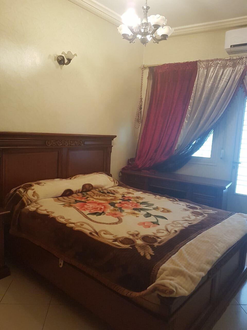 Apartment, 3 Bedrooms | 3 bedrooms, blackout drapes, bed sheets