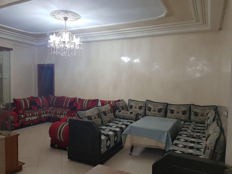 Apartment, 3 Bedrooms | Living room | TV