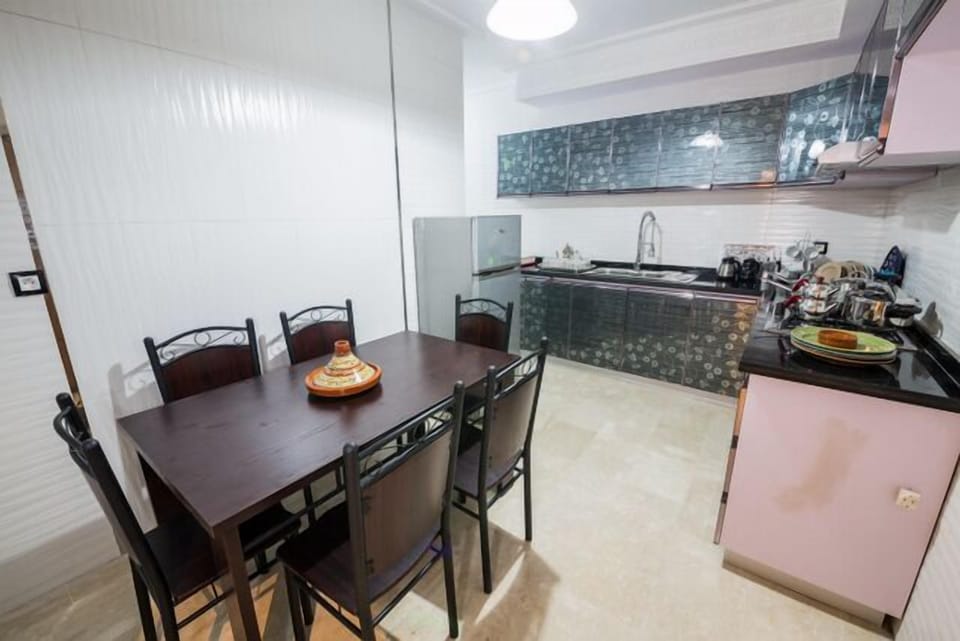 Apartment, 3 Bedrooms | In-room dining