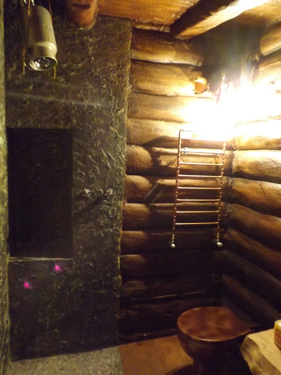 Family Suite (Il Giardino di Elanor) | Bathroom | Shower, free toiletries, hair dryer, towels