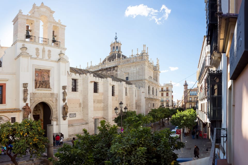 Puerta Catedral Apartments Hotel in Seville