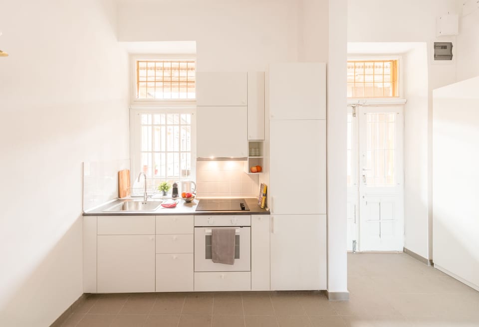 Apartment, 1 Bedroom (Hevesi Sandor square 1, 1077 Budapest) | Private kitchen | Fridge, microwave, oven, stovetop