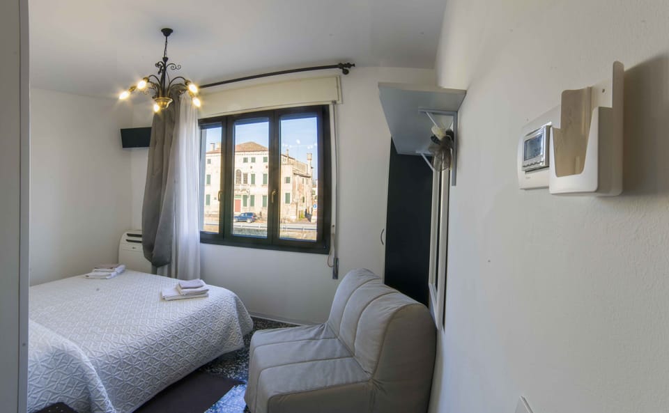Triple Room, Non Smoking | Down comforters, individually decorated, individually furnished