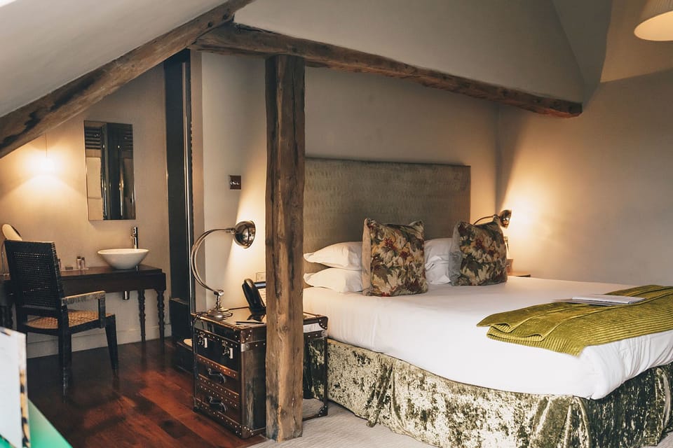 Classic Loft | In-room safe, desk, iron/ironing board, free cribs/infant beds