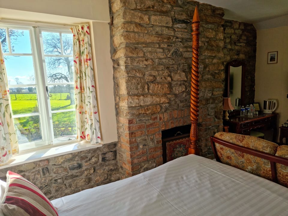 Double or Twin Room (Feature) | Premium bedding, individually decorated, individually furnished, desk