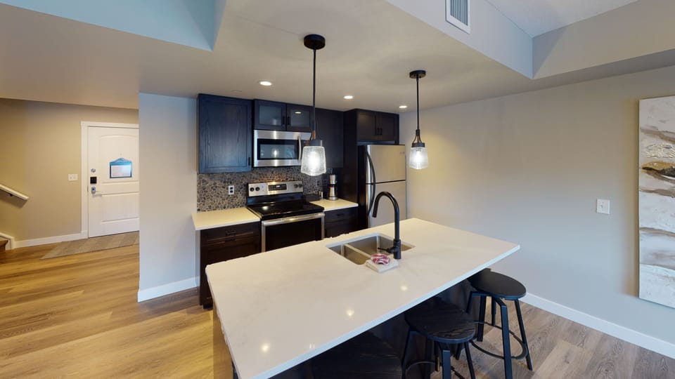 CP # 4208 Two Bedroom + Den, Two story | Private kitchen | Coffee/tea maker, fridge, microwave, oven