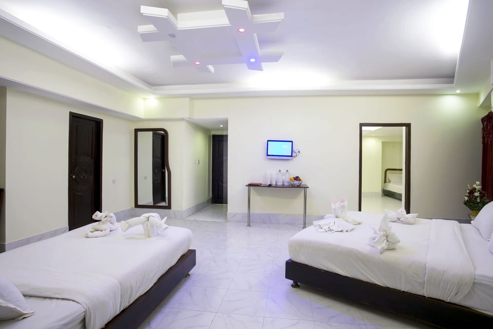 Deluxe Triple Room | In-room safe, free WiFi, bed sheets
