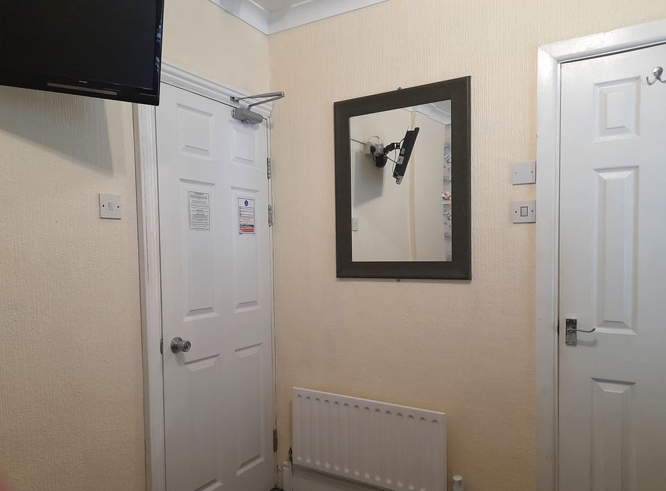 Double Room, Ensuite (Small) | Premium bedding, pillowtop beds, blackout drapes, iron/ironing board