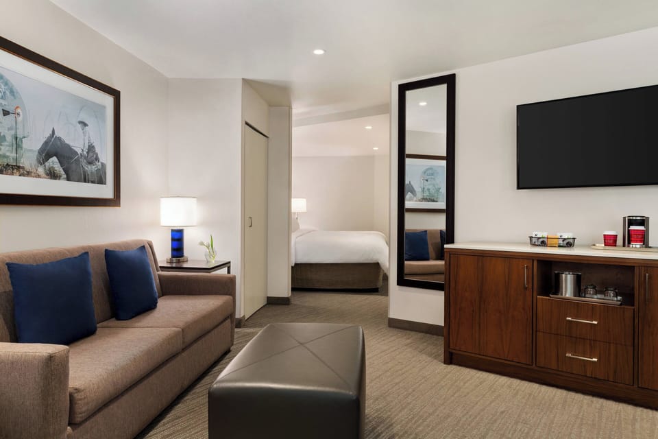 Suite, 1 King Bed with Sofa bed | 1 bedroom, premium bedding, in-room safe, desk