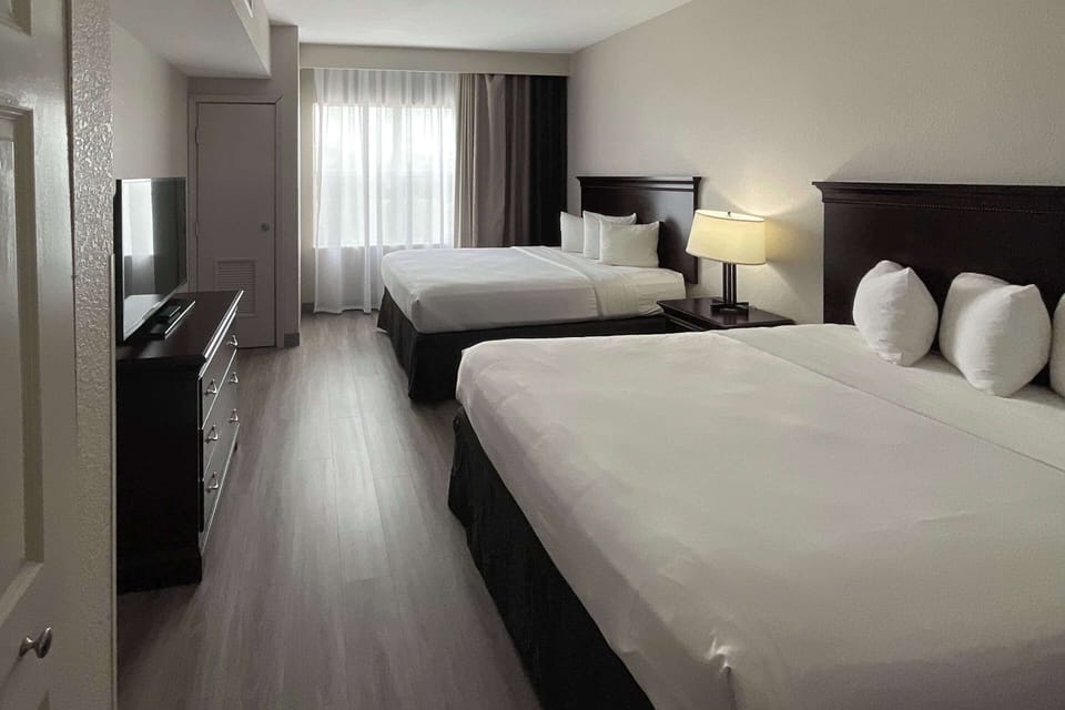 Suite, 1 Bedroom, Non Smoking | Desk, iron/ironing board, free cribs/infant beds, rollaway beds