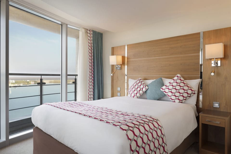 In-room safe, individually furnished, desk, soundproofing