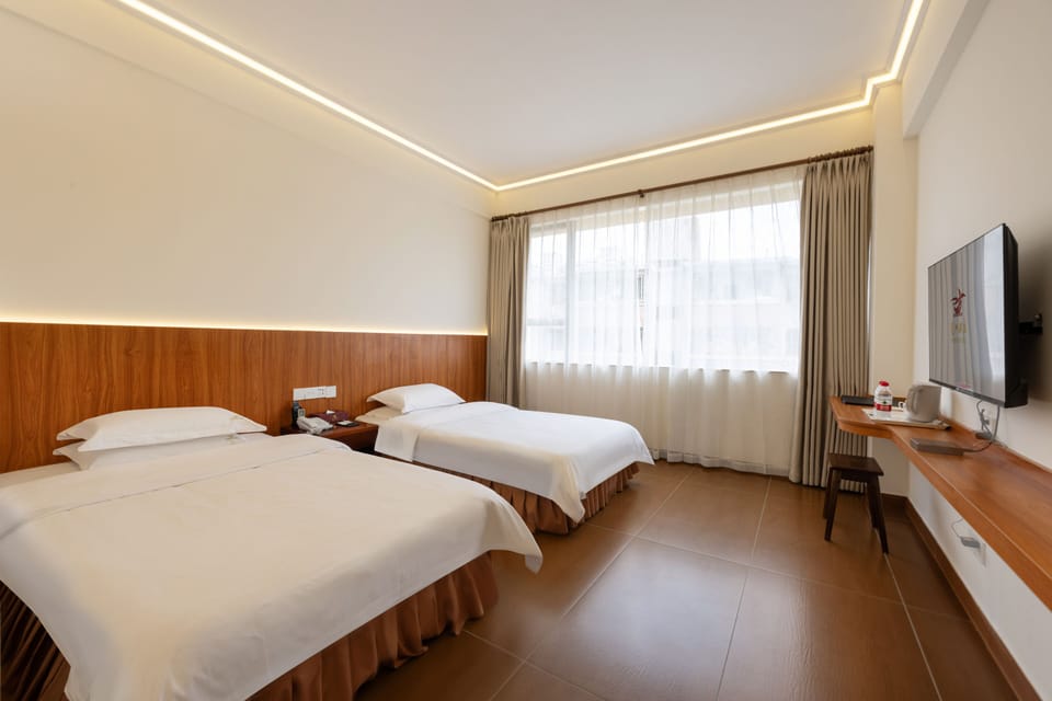 Business Twin Room | Minibar, soundproofing, rollaway beds, free WiFi