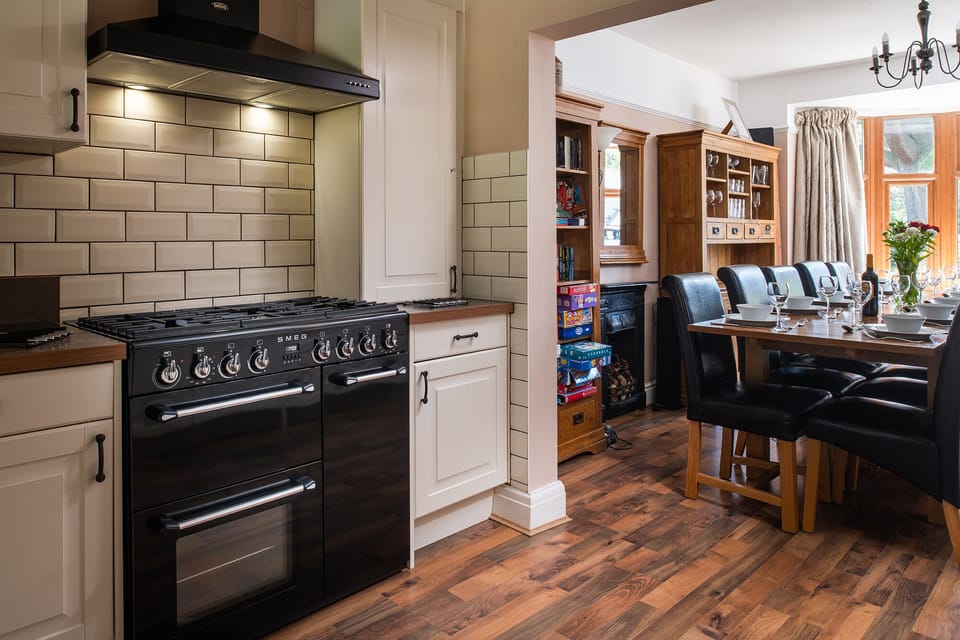 Cook and have fun whilst cooking together in the well appointed kitchen