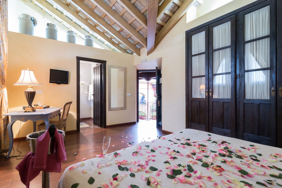 Superior Double Room | 1 bedroom, down comforters, memory foam beds, in-room safe