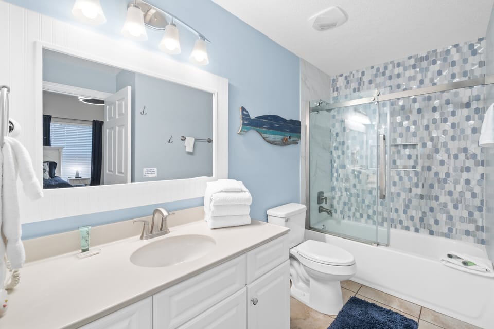 Bathroom 2 with Tub/Shower Combo