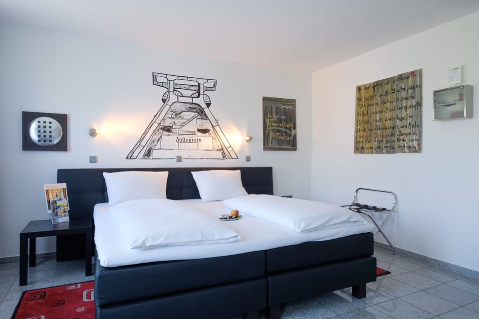 Standard Double Room | Hypo-allergenic bedding, in-room safe, desk, blackout drapes