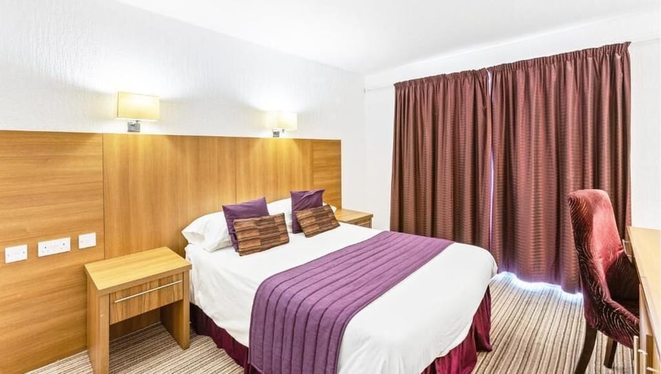 Standard Double Room, 1 Double Bed, Non Smoking | Individually decorated, individually furnished, desk, laptop workspace