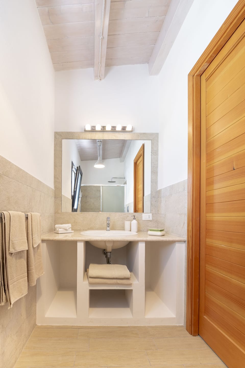 Shower, free toiletries, hair dryer, bathrobes