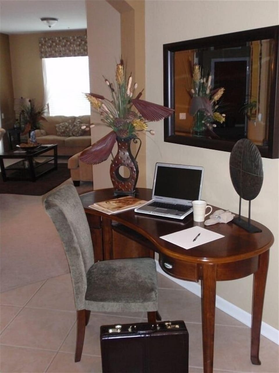 Business Work Desk with Wireless High Speed Internet