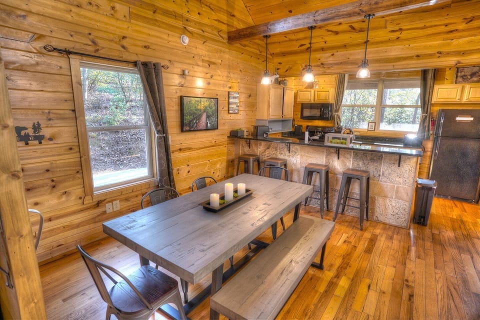 Plenty of Seating for Dining