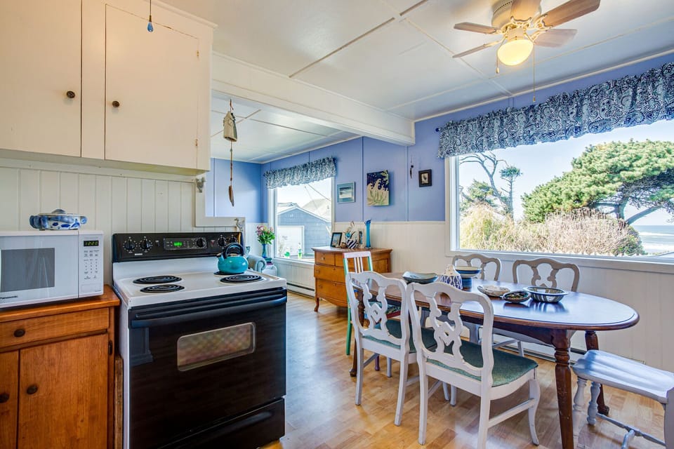 Kitchen and dining area with a fantastic view