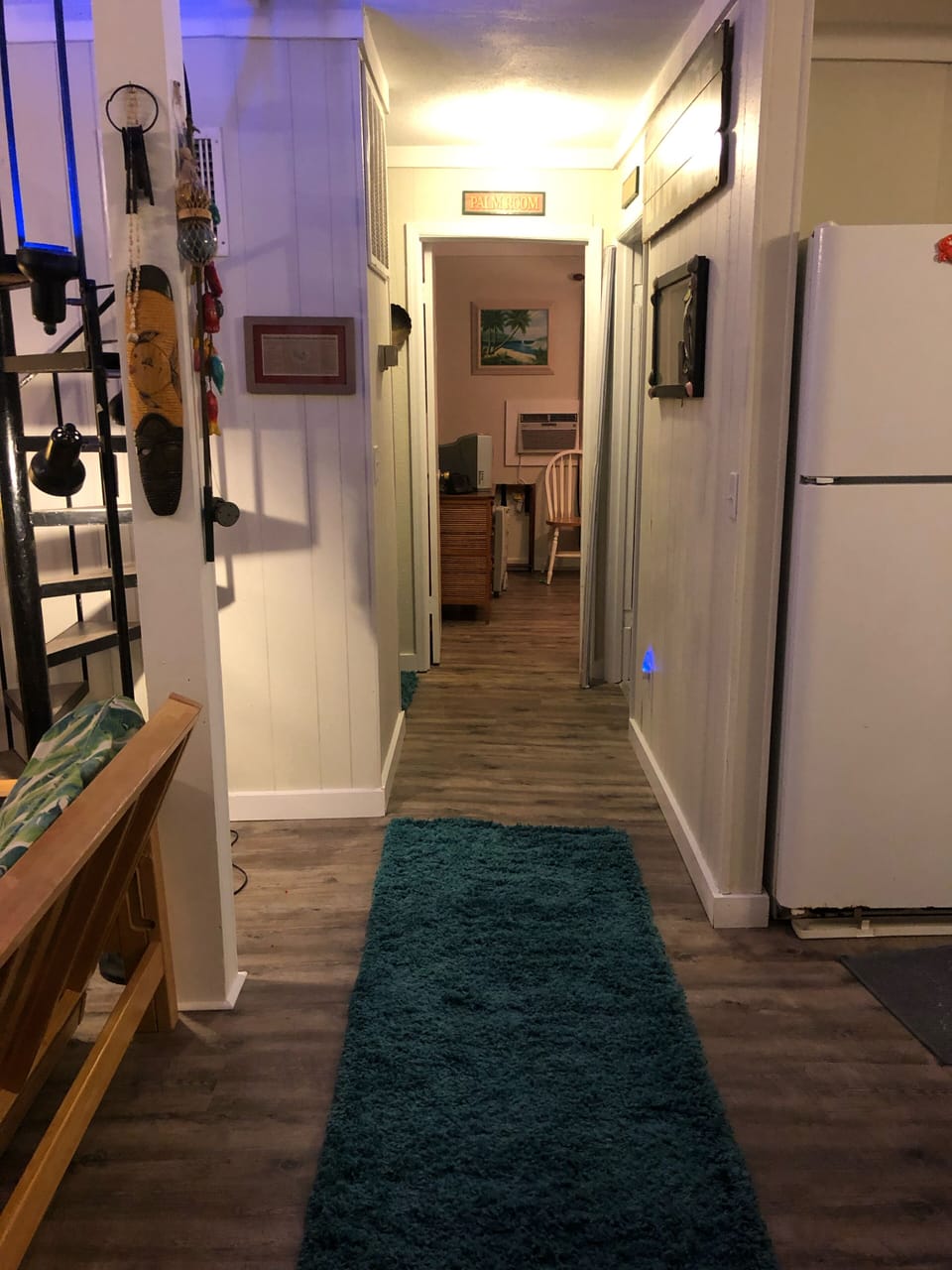 Hall to bedrooms