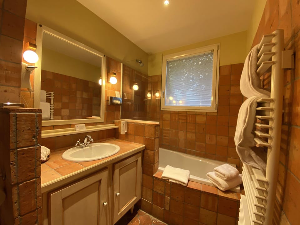 Bathroom | Hair dryer, towels, soap, shampoo