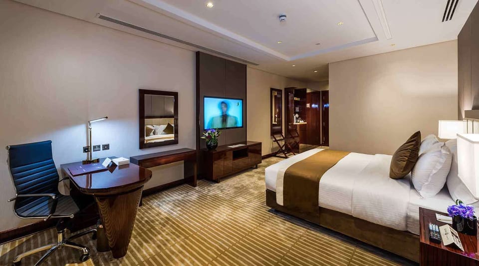 Minibar, in-room safe, desk, soundproofing