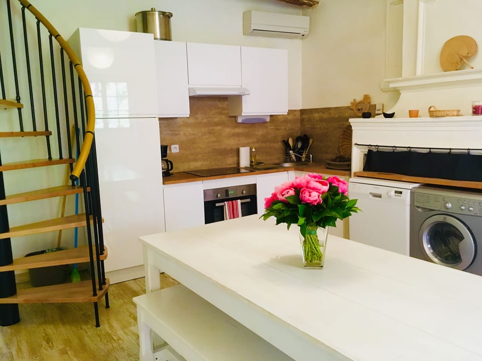 Comfort Duplex, 2 Bedrooms (Gite) | Individually decorated, individually furnished, desk, blackout drapes