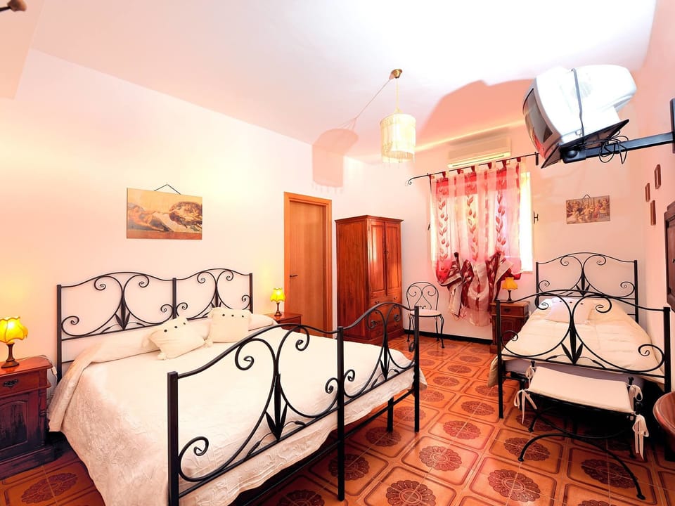 Classic Triple Room, Garden View | 1 bedroom, premium bedding, minibar, in-room safe