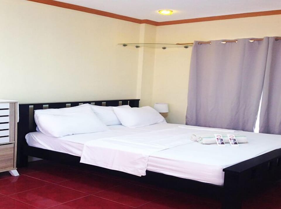 Standard Room | Desk, iron/ironing board, free WiFi, bed sheets