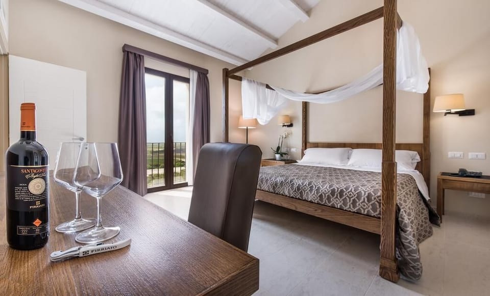 Deluxe Room | Premium bedding, minibar, in-room safe, desk