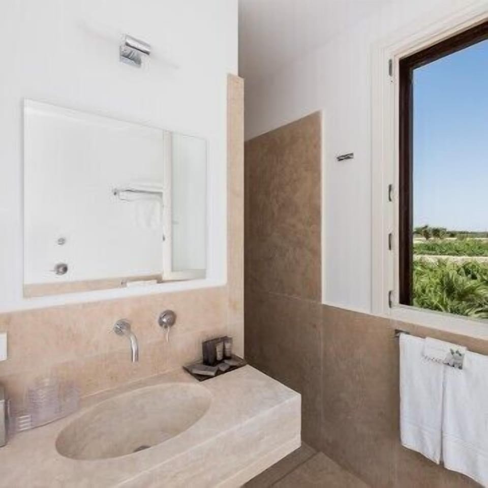 Villa | Bathroom | Shower, towels