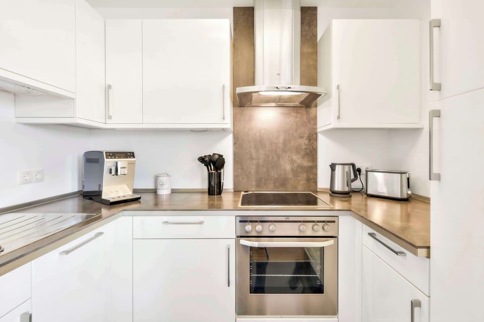Apartment | Private kitchenette | Electric kettle