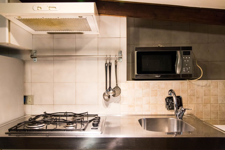 Studio | Private kitchenette | Fridge, microwave, stovetop, espresso maker