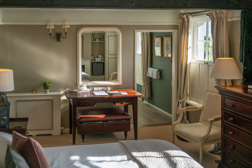 Comfort Room | Iron/ironing board, rollaway beds, free WiFi