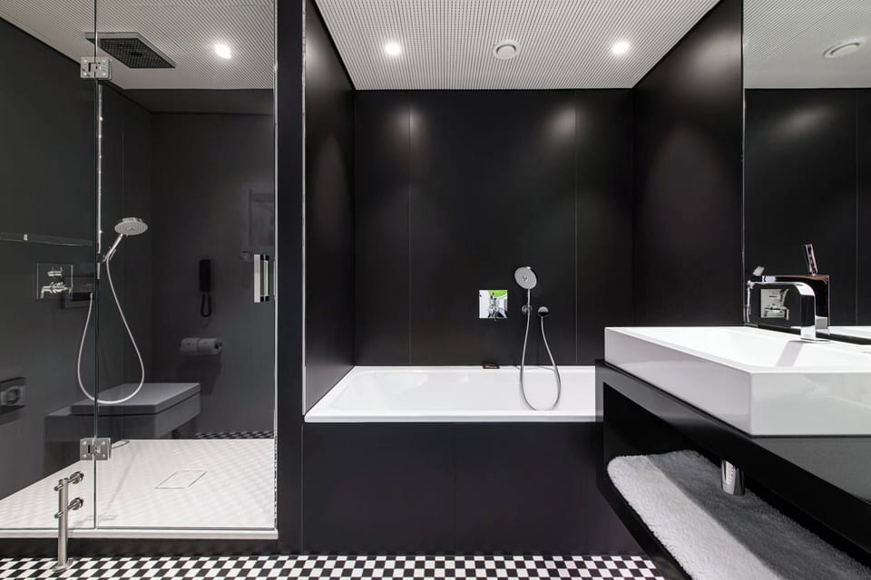 Grand Suite, 1 Bedroom | Bathroom | Free toiletries, hair dryer, bathrobes, slippers