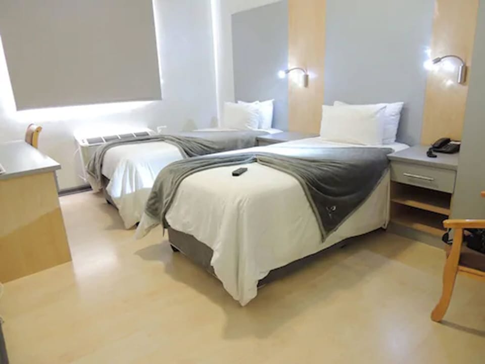 Twin Room, 2 Twin Beds | Desk, laptop workspace, iron/ironing board, free WiFi
